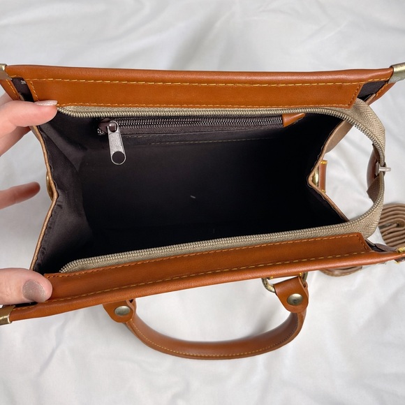 SOLD. NOT AVAILABLE. Leather Satchel Tan Brown - Picture 7 of 11